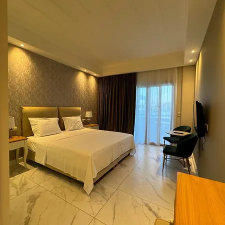 Iris Premium شقة فندقية 3*