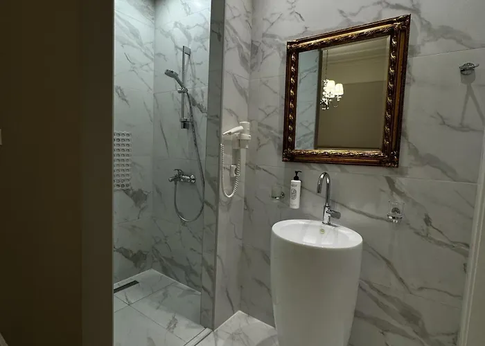 Iris Premium Apartahotel 3*