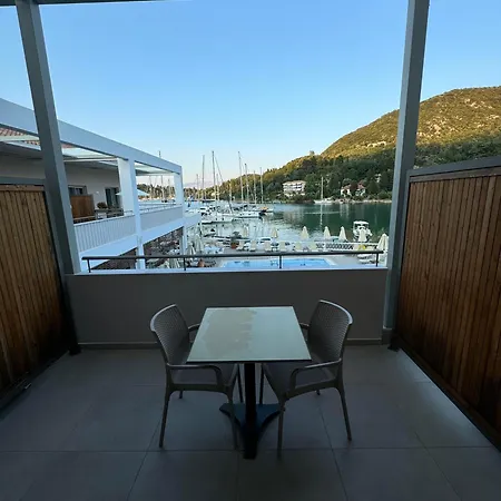 Iris Premium * Nydri (Lefkada)