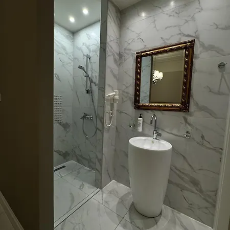 Iris Premium Lejlighedshotel 3*