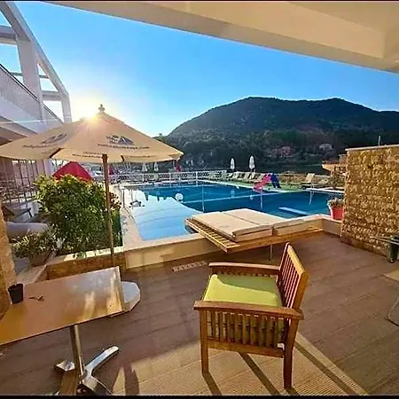 Iris Premium Lejlighedshotel 3*