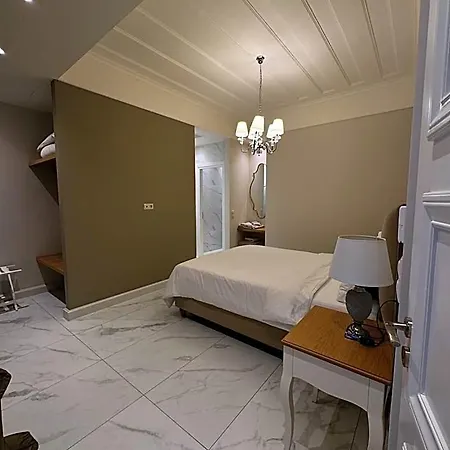 Iris Premium Lejlighedshotel 3*
