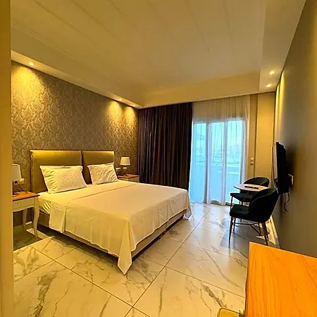 Iris Premium Lejlighedshotel 3*